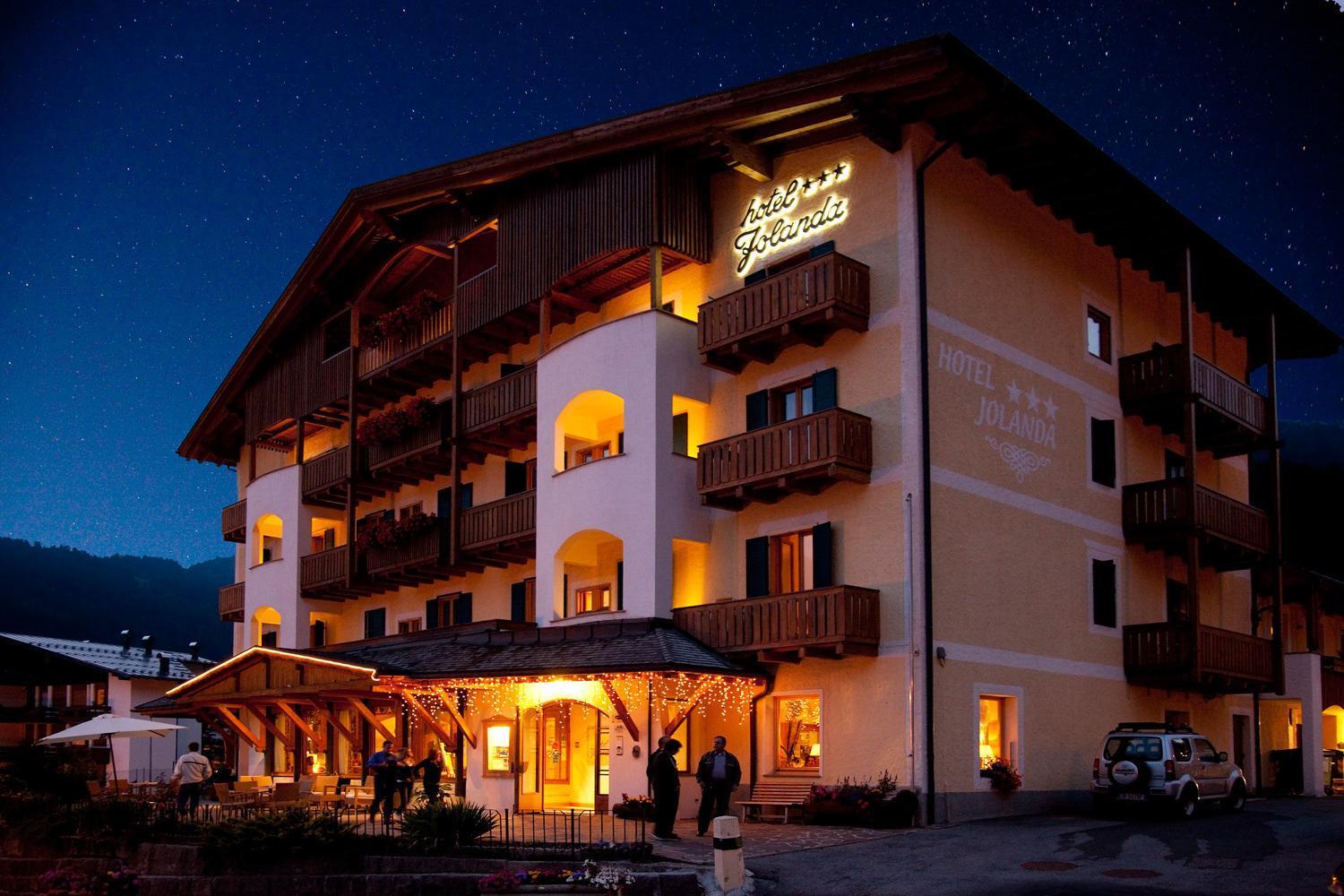 Hotel Jolanda San Martino Di Castrozza Bagian luar foto